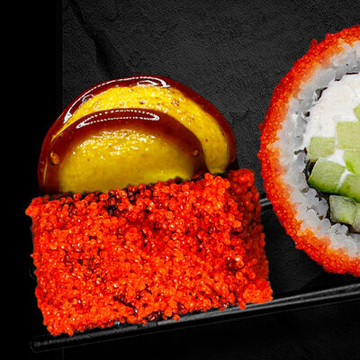 Запечённый ролл Калифорния Угорь в Суши Хаб по цене 1325 ₽