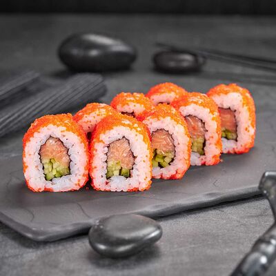 Калифорния шудо с икрой в Суши Мастер по цене 259 ₽