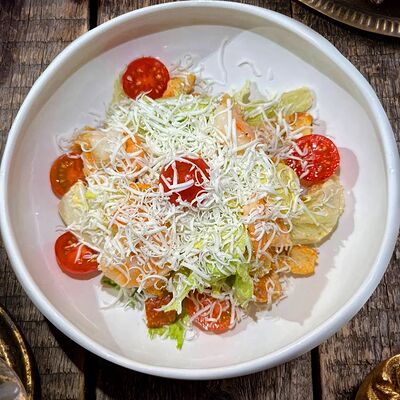 Цезаршвили с креветкойв Хачапури Марико по цене 795 ₽