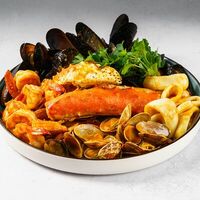 Морское плато в соусе том ям в Моремания Food