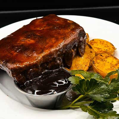 Свиные рёбра в вишнёвом соусе в #ВМЯСО по цене 830 ₽