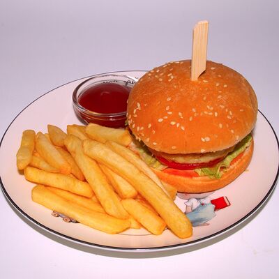 Бургер куриный с фрив Павлин 2.0 по цене 470 ₽