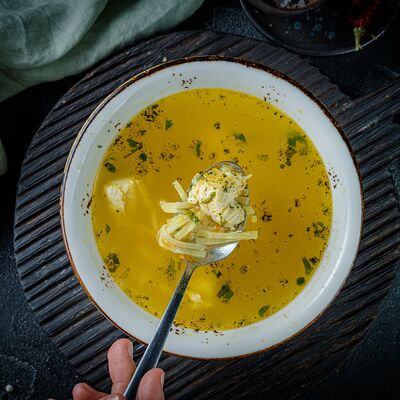 Суп-лапша куриный в Ресторан Воробьёвы Горы PREMIUM по цене 621 ₽