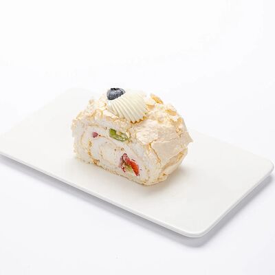 Меренговый рулет в Le dessert по цене 475 ₽