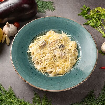 Феттуччине с цыпленком и грибами в Balkan Place по цене 538 ₽