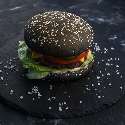 Бургер чили Люцифер в География по цене 720 ₽