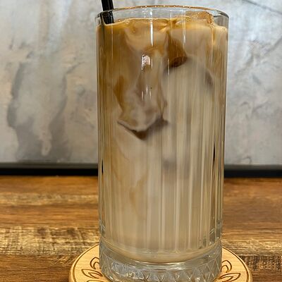 Айс-латте в Coffee Pit по цене 250 ₽