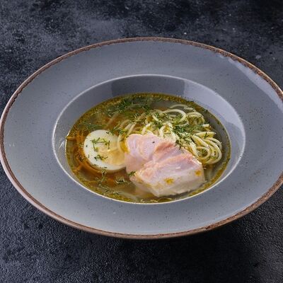 Куриный суп с яйцом в Friends по цене 390 ₽