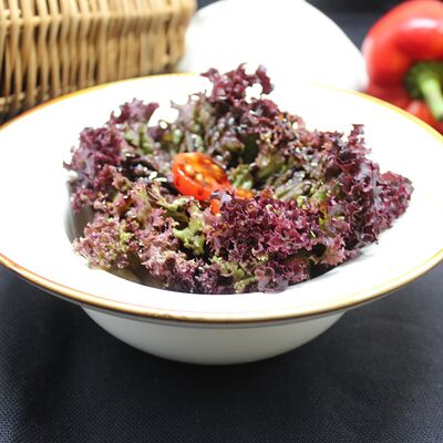 Теплый салат с куриной печеньюв Кафе Хинкальная по цене 700 ₽