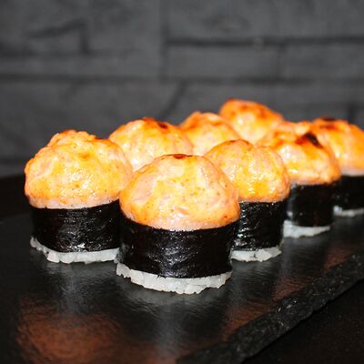 Запеченный острый с лососем в Суши Пати по цене 590 ₽