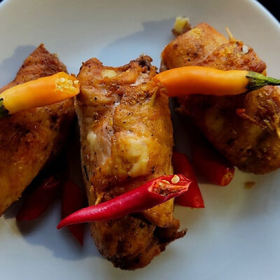 Куриный рулет с грибами в Джон Вкусный по цене 23200 ₽