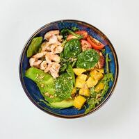 Салат с креветками, руколой и манго в Василек