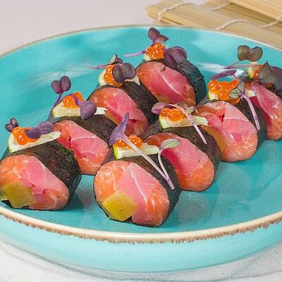 Сашими ролл Сяке Магуро в Луиджи & Тосё по цене 999