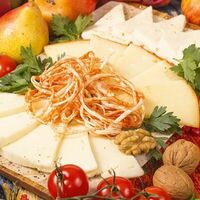 Сырная тарелка Квели в Мушмула