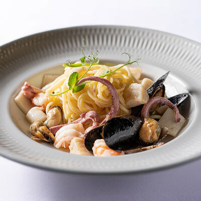 Спагетти с морепродуктами и белым вином в Бистро Рыба Мечты по цене 1350 ₽