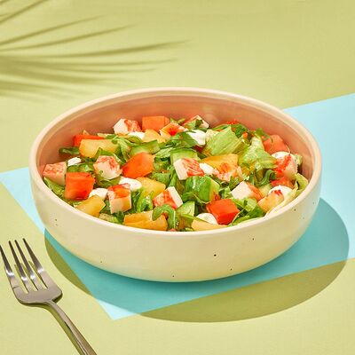 Салат с крабом и ананасом в Dostaевский по цене 366 ₽