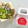 Бенто-торт Ведьмы не стареют и букет ярких альстромерий в Cosmo Сakery по цене 4500