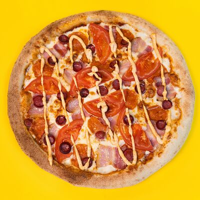 Пицца Колбаски Спайси в Ихтус по цене 890 ₽