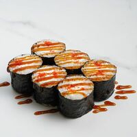 Малый ролл с сыром и икрой тобико в Ёбисан