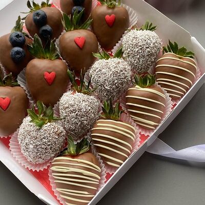 Молочный в Berry sweets по цене 3850 ₽