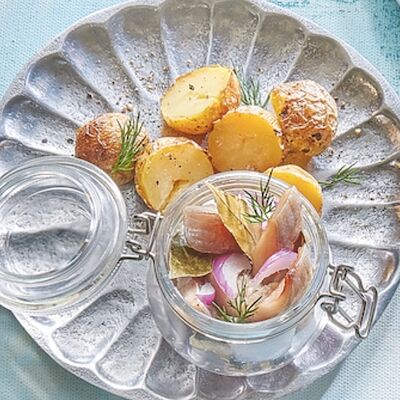 Сельдь собственного посола с картофелем в Черетто море по цене 790 ₽