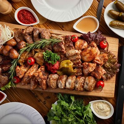 Сэт из шашлыков со свининойв Таверна по цене 1175000 сум