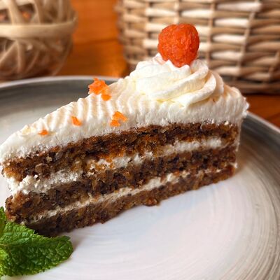 Морковный торт в LEMONADE по цене 190 ₽
