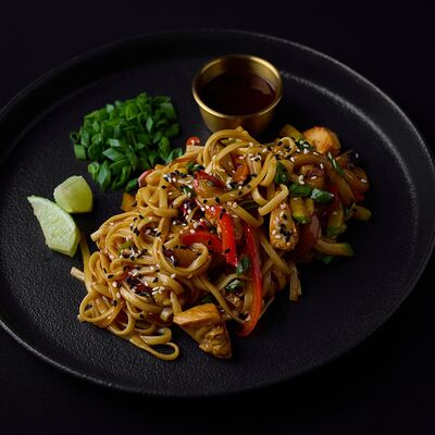 Удон с курицей в Эндорфин по цене 680 ₽