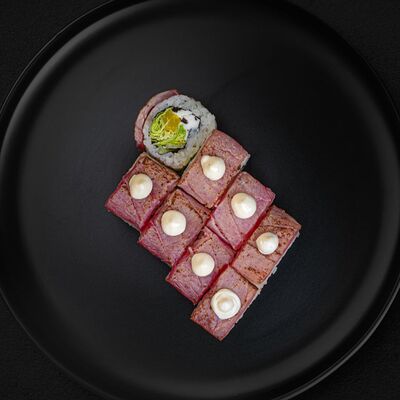 Опаленный тунец в Рисинка по цене 590 ₽