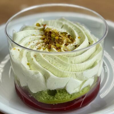 Чизкейк Фисташка-малинав Кофейня Barista по цене 193 ₽