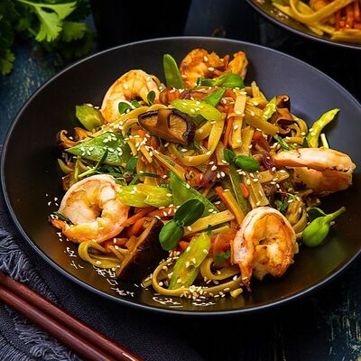 Вок с креветками в Бо-Бо по цене 830 ₽