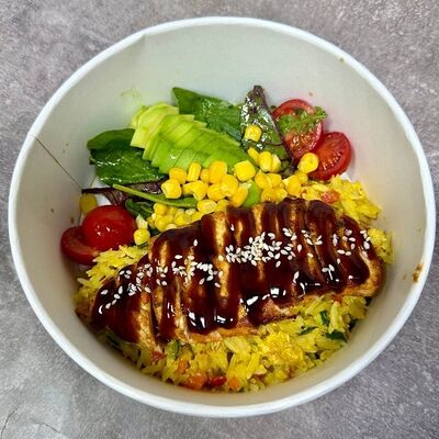 Боул с курицей в Бистро 24 на Шамиля по цене 432 ₽