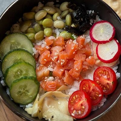 Поке с лососем в ОКофе по цене 590 ₽