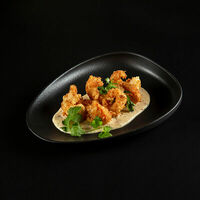 Хрустящие креветки с острым соусом в Mimi