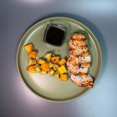 Куриная грудка с тыквой и кабачком в Парнас по цене 510 ₽