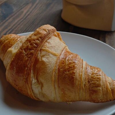 Круассан в Знакомые лица по цене 160 ₽