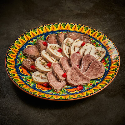 Ассорти мясных деликатесов на компанию в Гранат по цене 2940 ₽