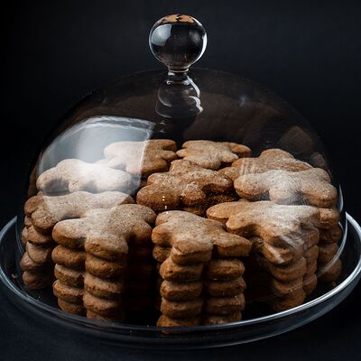 Печенье имбирное с медом в Два веселых гуся по цене 245 ₽