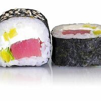 Тунец с такуаном в Tokyo Sushi