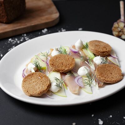 Филе муксуна с ржаными тостами и муссом из сметаны в Four по цене 1150 ₽