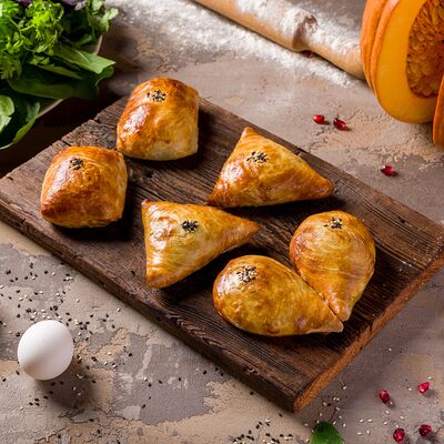 Ассорти Три Вида Самсыв Дюшес по цене 1020 ₽