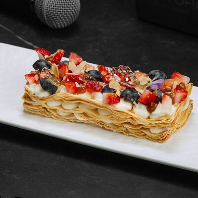 Пирожное Мильфей в Интонация по цене 520 ₽