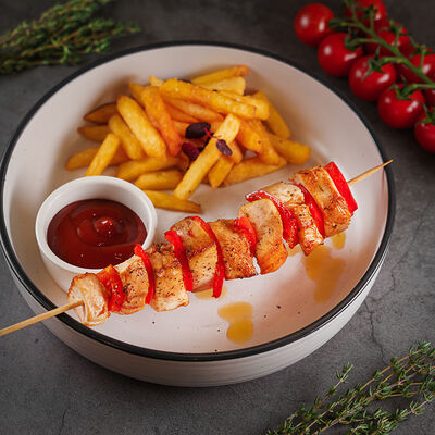 Куринный шашлычок с фри в Inyan по цене 413 ₽