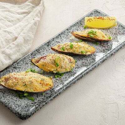 Запечённые мидии под трюфельным соусом в Brasserie Kriek по цене 880 ₽