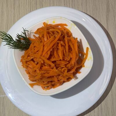 Морковь по-корейскив Столовая На Кольце по цене 100 ₽