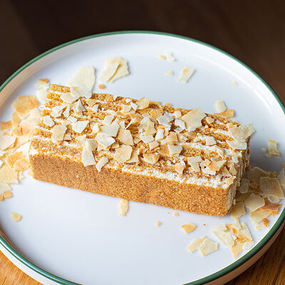 Медовик в Густо & Пряно по цене 378 ₽