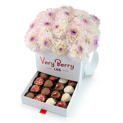 Шкатулка с клубникой и георгинами M в Клубника в шоколаде VeryBerryLab по цене 9990