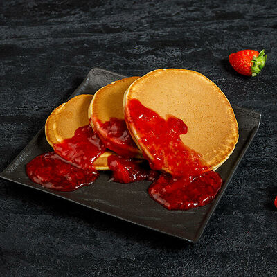 Панкейки с клубничным вареньем в МИЛТИ по цене 160 ₽