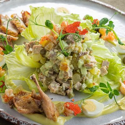 Салат Шефа Люсьена Оливьев Русская рыбалка по цене 1460 ₽