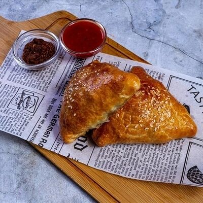 Самса с говядиной в Грузинская история №1 по цене 250 ₽